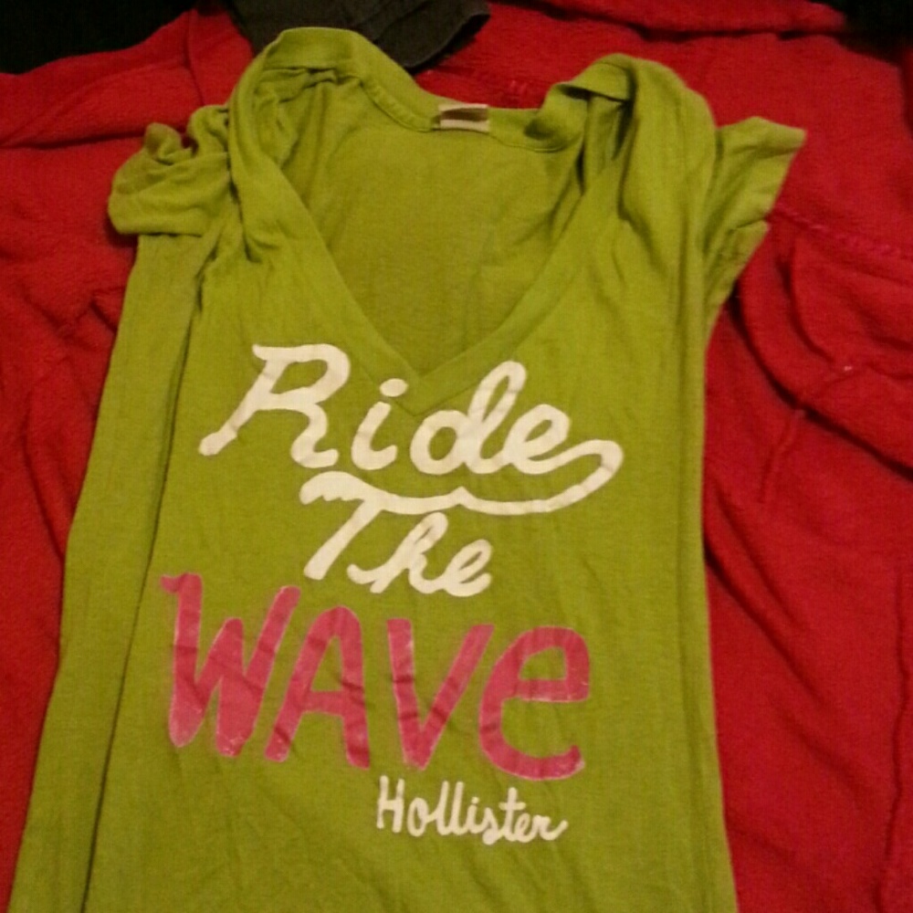 Low v-neck Hollister T-shirt